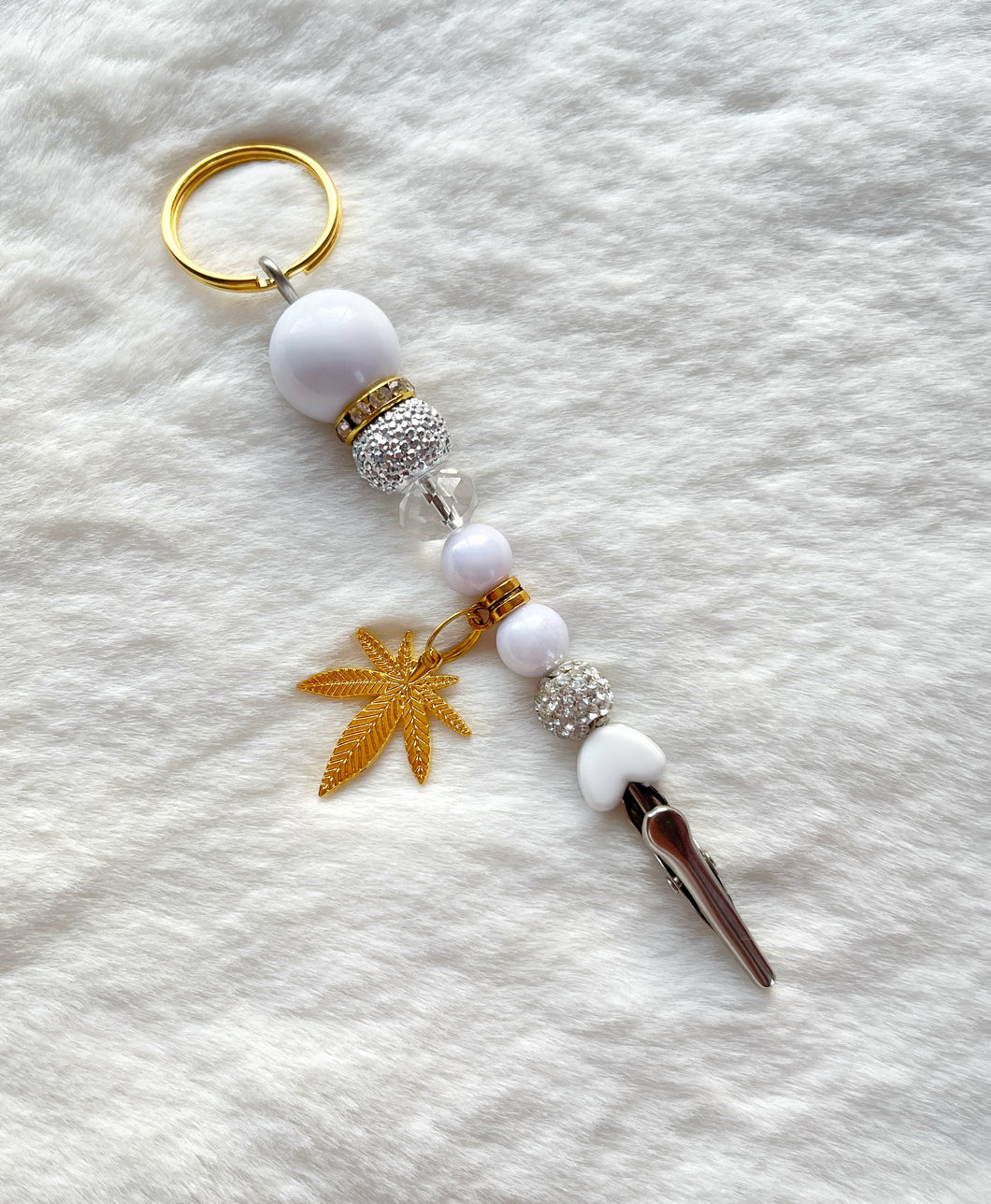 White & gold leaf clip